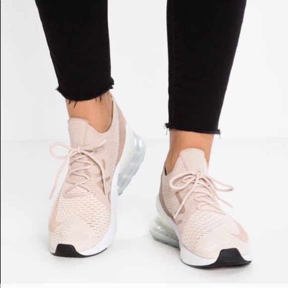 nike flyknit stretch